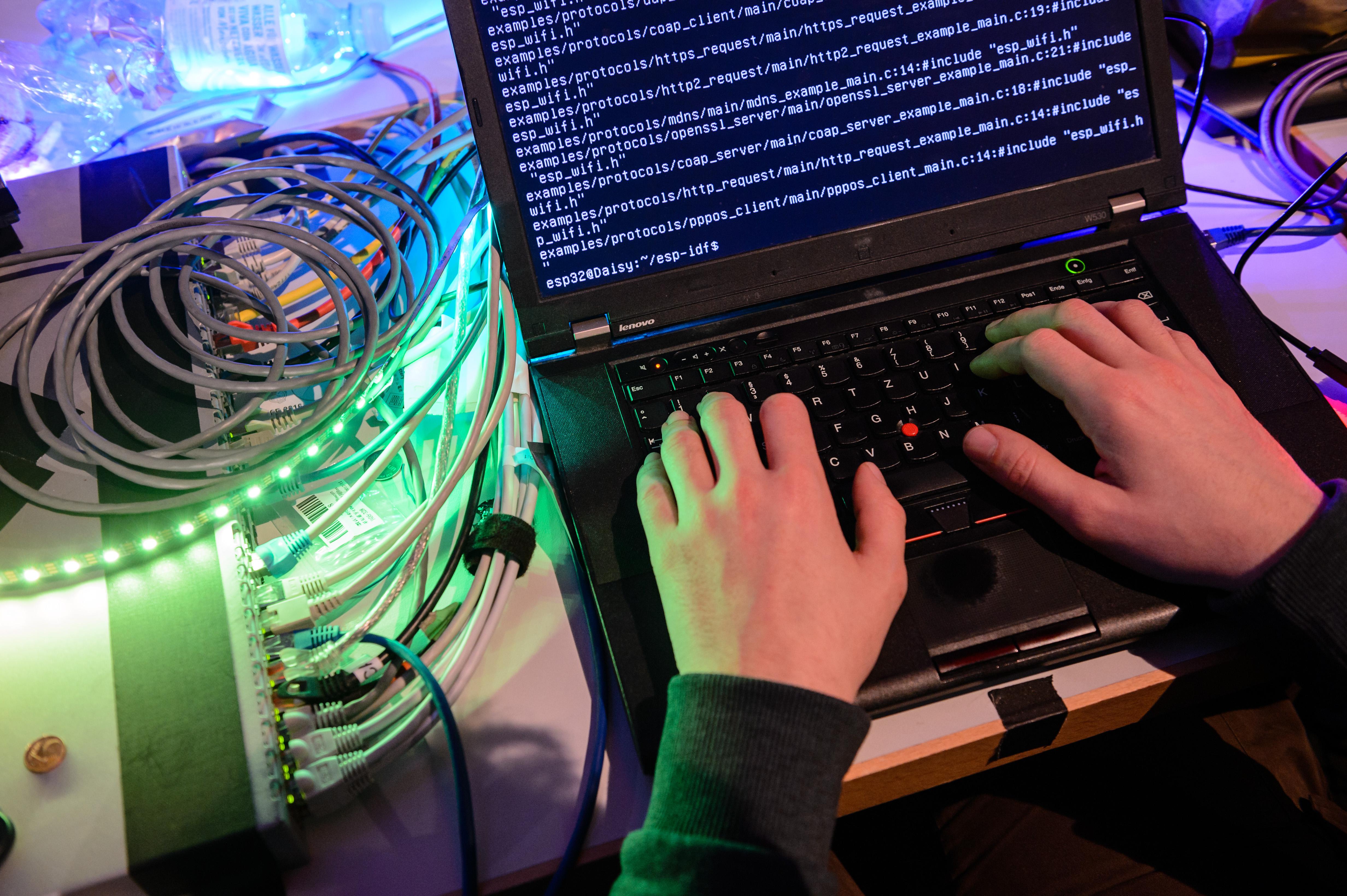 Интернет оружия. Мощный интернет. Информационное оружие интернет. Самый мощный интернет в мире. Самый чмошный интернет.